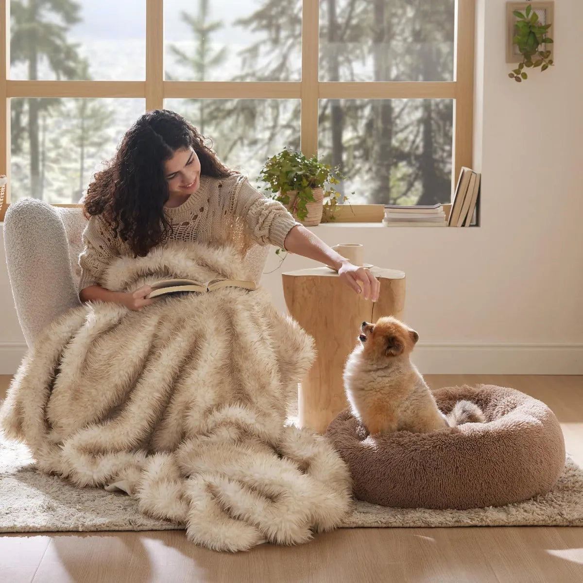 WezzaFamme Round Fluffy Plush Pet Bed