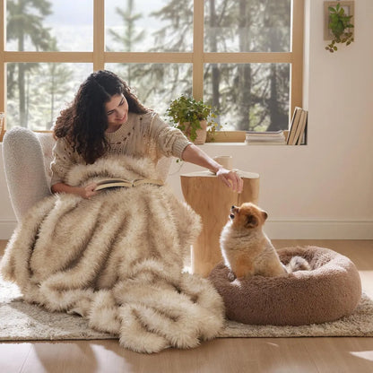 WezzaFamme Round Fluffy Plush Pet Bed