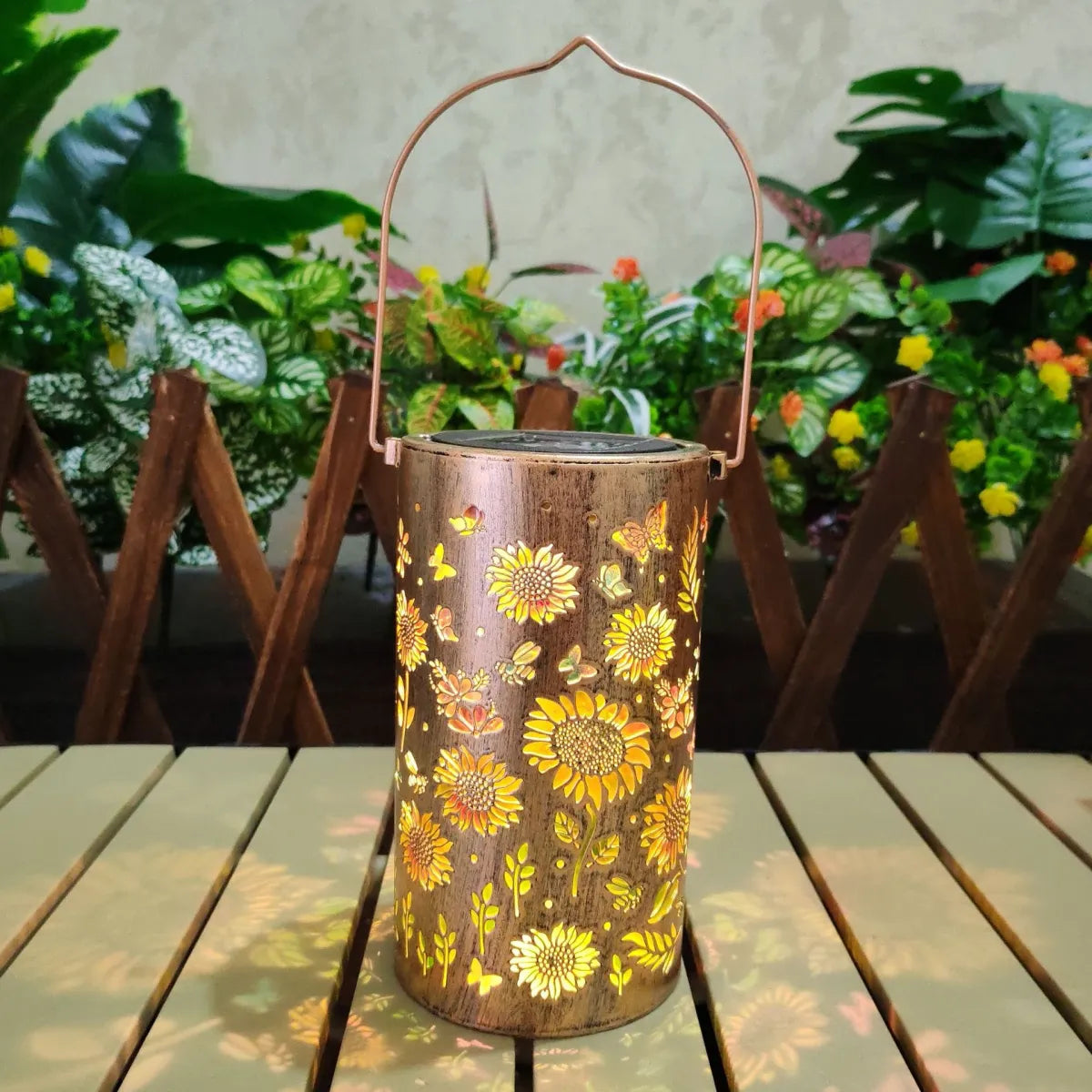 WezzaFamme Solar Powered Outdoor Garden Hanging Light
